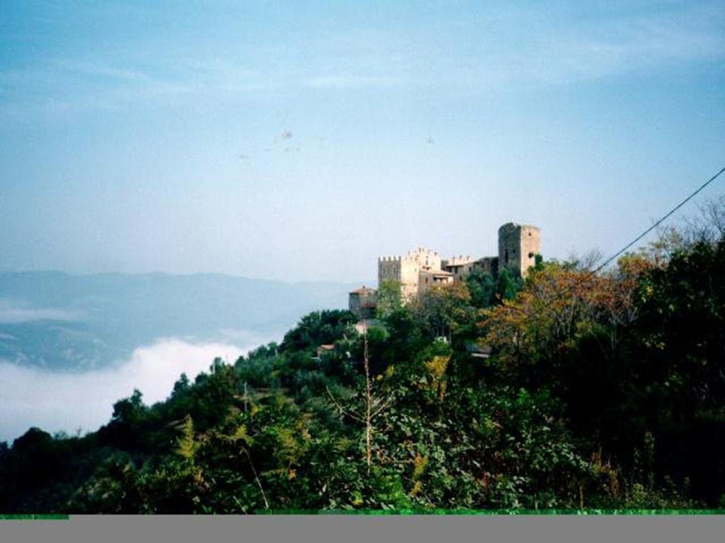 Castello Di Cisterna Aparthotel Gaglietole Buitenkant foto