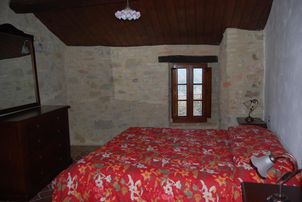 Castello Di Cisterna Aparthotel Gaglietole Buitenkant foto