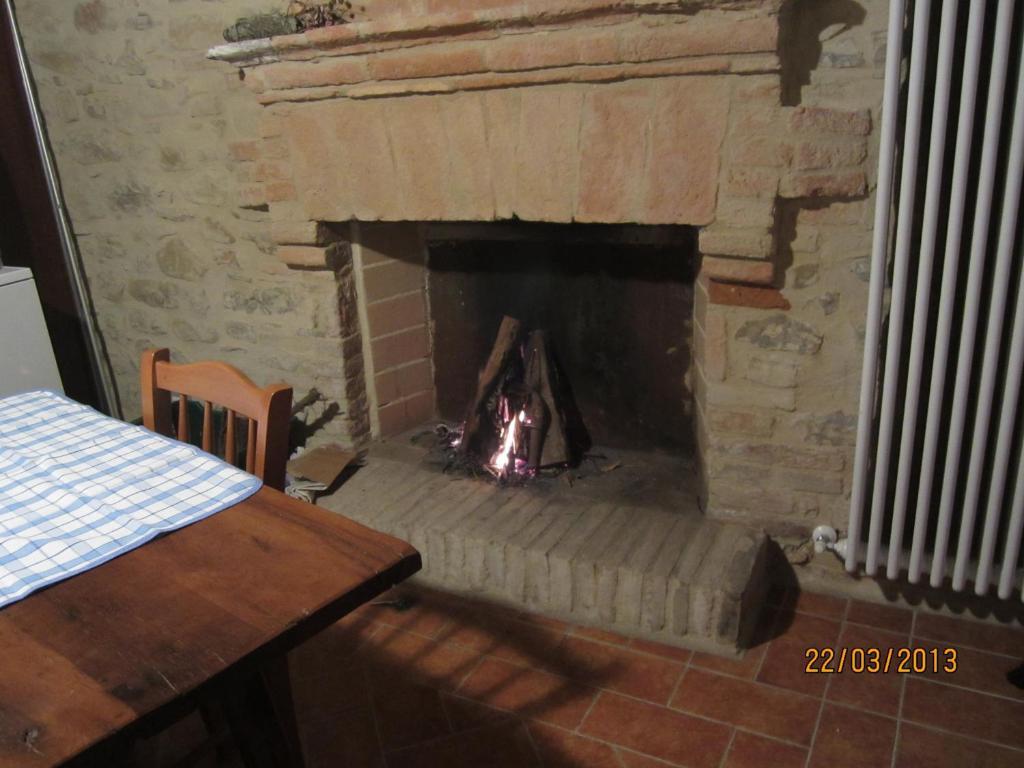 Castello Di Cisterna Aparthotel Gaglietole Buitenkant foto