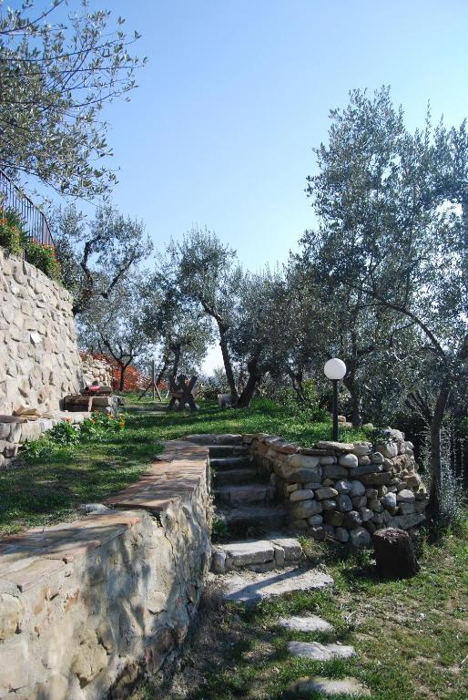 Castello Di Cisterna Aparthotel Gaglietole Buitenkant foto