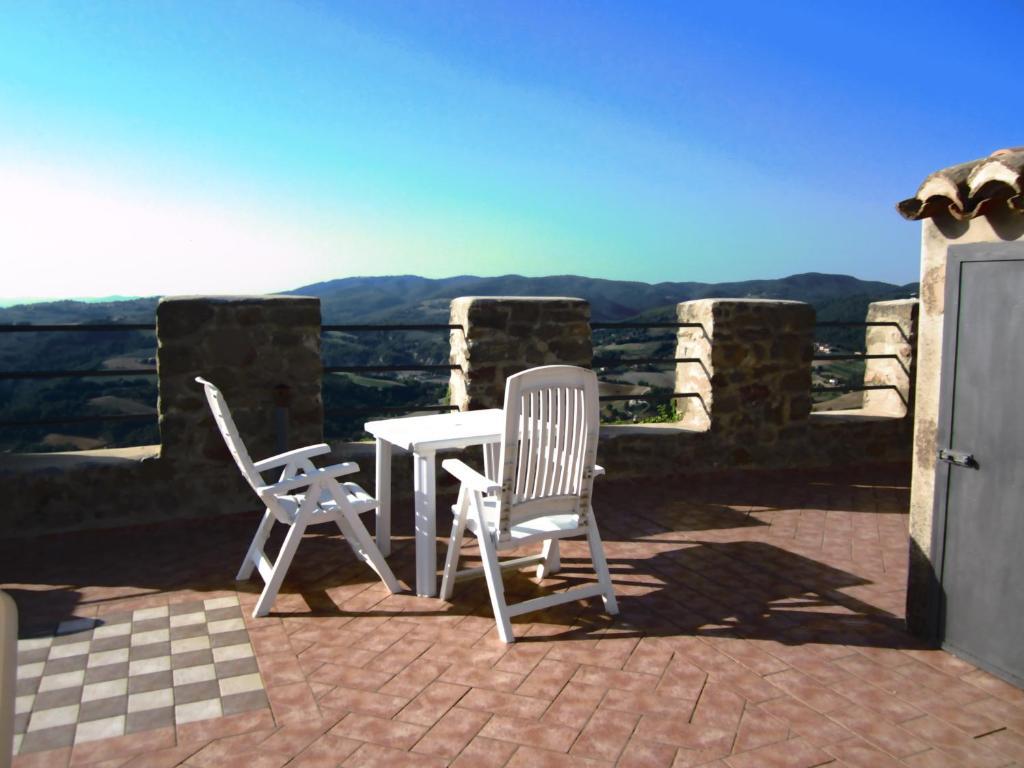 Castello Di Cisterna Aparthotel Gaglietole Buitenkant foto