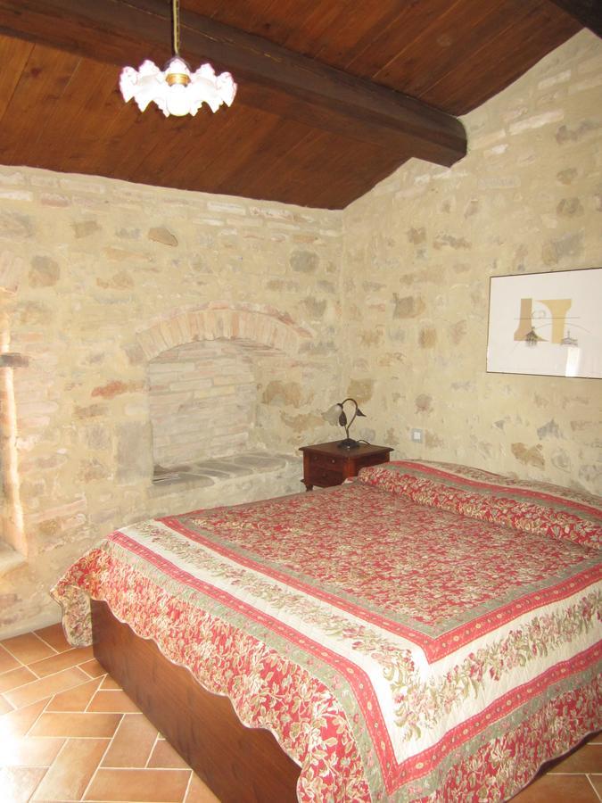 Castello Di Cisterna Aparthotel Gaglietole Buitenkant foto