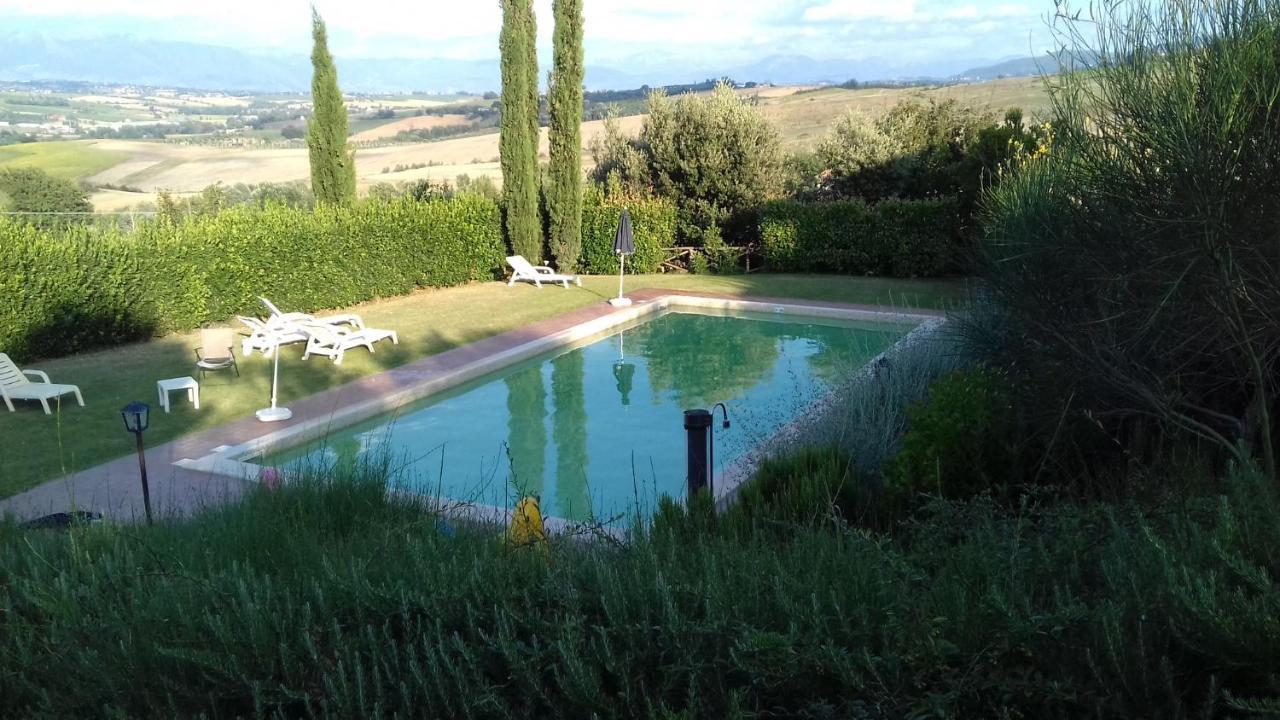 Castello Di Cisterna Aparthotel Gaglietole Buitenkant foto