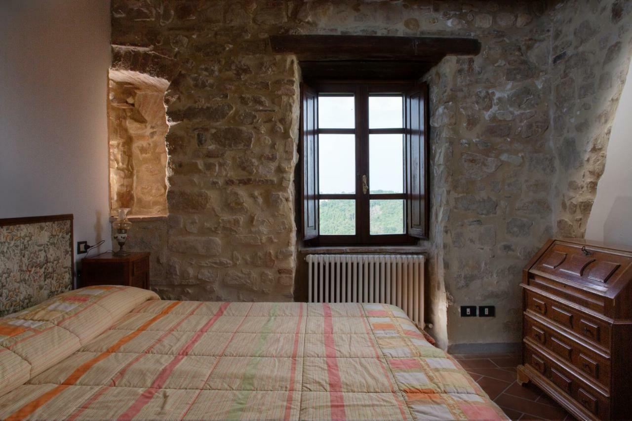 Castello Di Cisterna Aparthotel Gaglietole Buitenkant foto